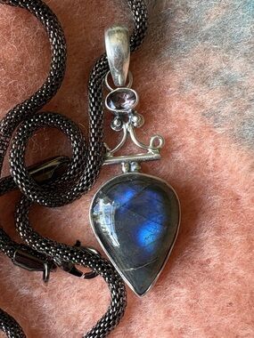 Labradorite and Amethyst Silver (925) Pendent
Flash of Gorgeous Blue!
So Pretty